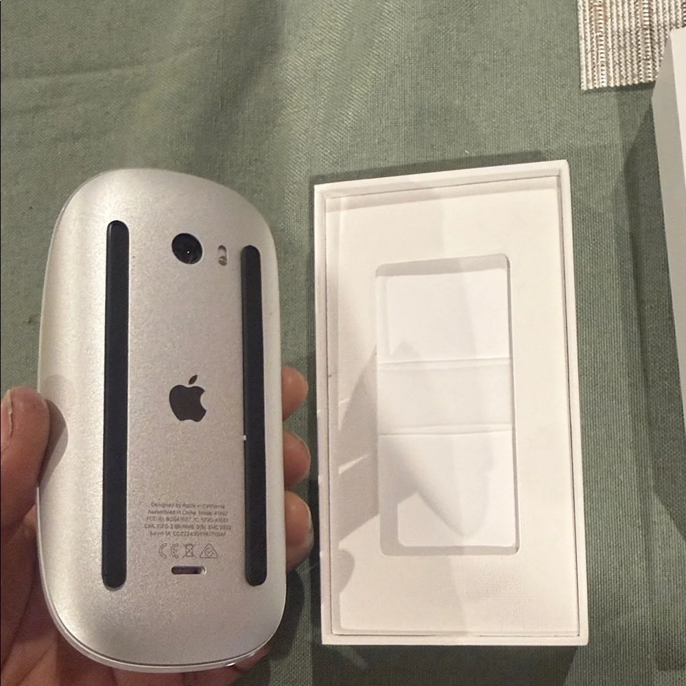 Apple Magic Mouse in White Box
